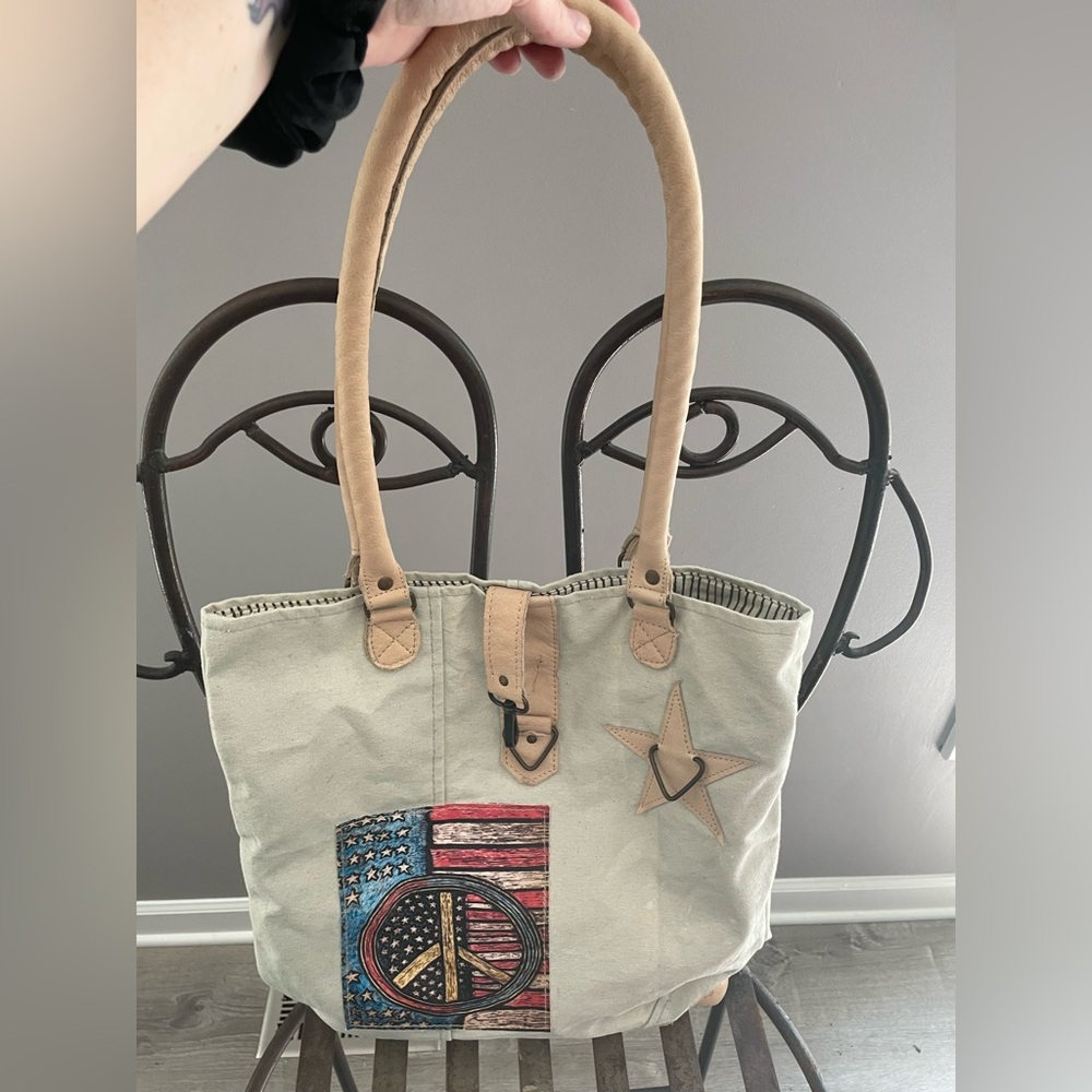 Vintage Addiction Canvas Peace Tote - Picture 2 of 11